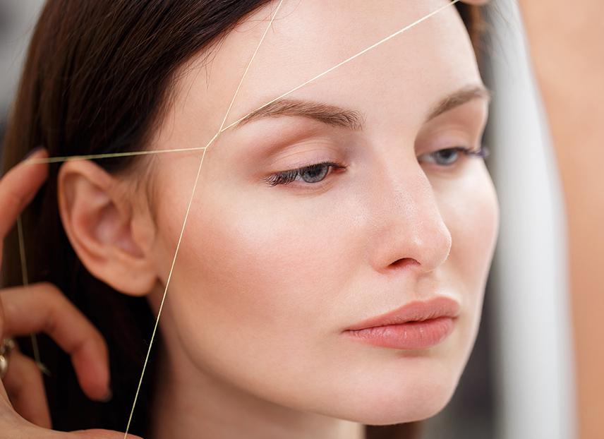 Bagaimana cara untuk sesuaikan kening anda dengan bentuk wajah?